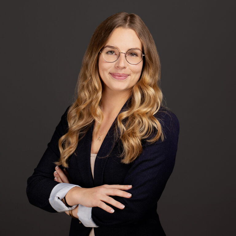 Photo f'Adèle Leclerc